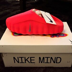 Nike Hyper Crimson Mind slides